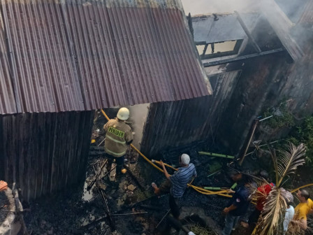 Kebakaran di Cipinang Muara Berhasil Dipadamkan Petugas 