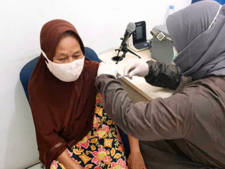 Kelurahan Semper Timur Gencarkan Vaksinasi COVID-19 untuk Lansia