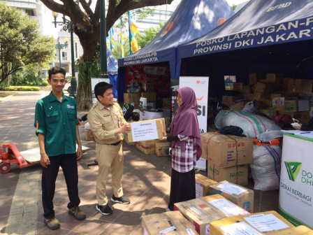  171 Donatur Serahkan Bantuan Melaui Posko di Balai Kota 