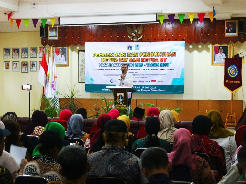 Pembekalan dan Pengukuhan RT/RW, LMK di Kebon Manggis