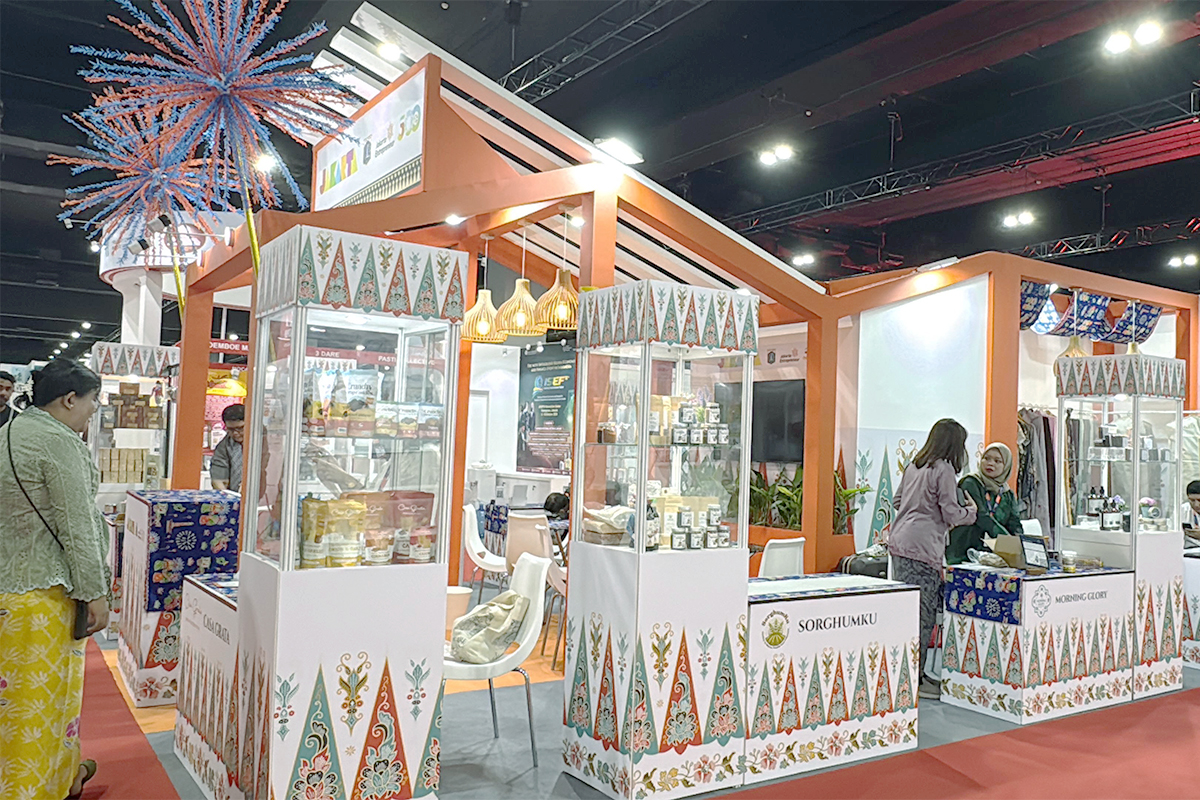 Booth UMKM binaan Jakpreneur di Malaysia International Halal Showcase 2025