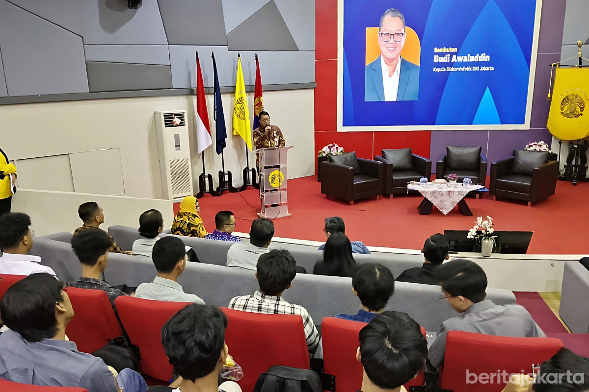 Kepala Dinas Kominfotik DKI saat Seminar Keterbukaan Informasi Publik di FIA UI