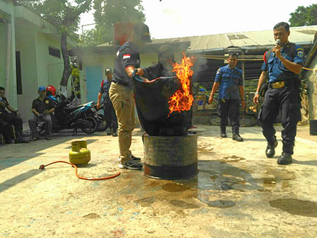 Sudin PKP Jakarta Selatan lakukan sosialisasi pencegahan kebakaran dini di Cilandak Timur 