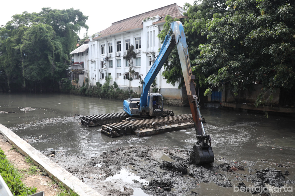 Pengerukan Kali Jadi Prioritas Atasi Banjir Jakarta