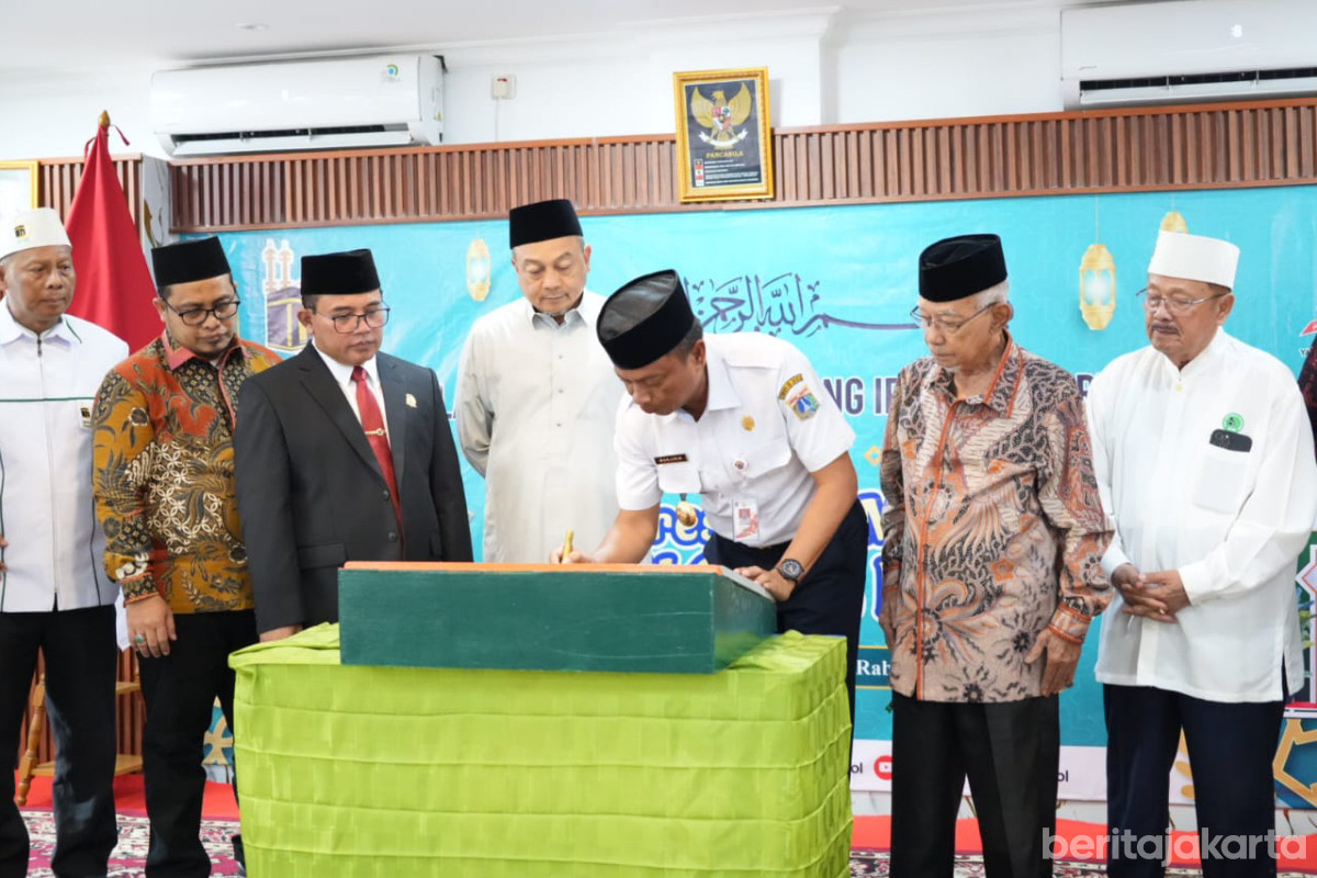 Munjirin Resmikan Masjid Ashabul Kahfi Ciracas