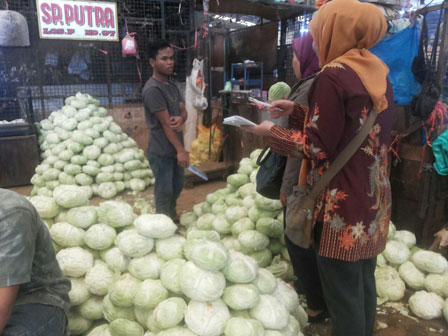  DKI Uji Lab Produk Buah&Sayuran Pasar Induk Kramat Jati