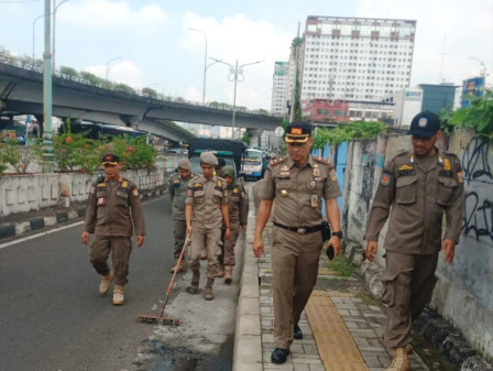 Satpol PP Kecamatan Senen Amankan 152 Gram Ranjau Paku