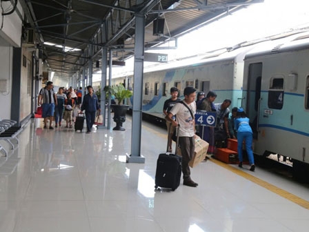 Arus Balik di Stasiun Pasar Senen dan Gambir Mulai Berlangsung