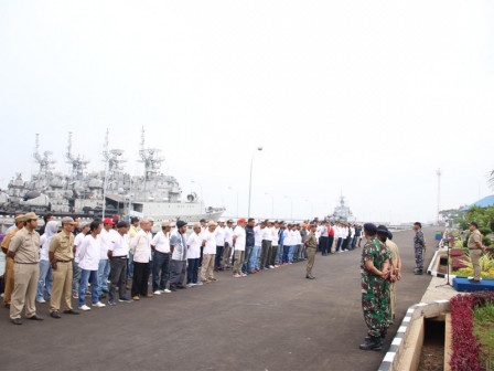 100 Pengurus RT/RW dan LMK di Jakut Ikuti Patroli Laut