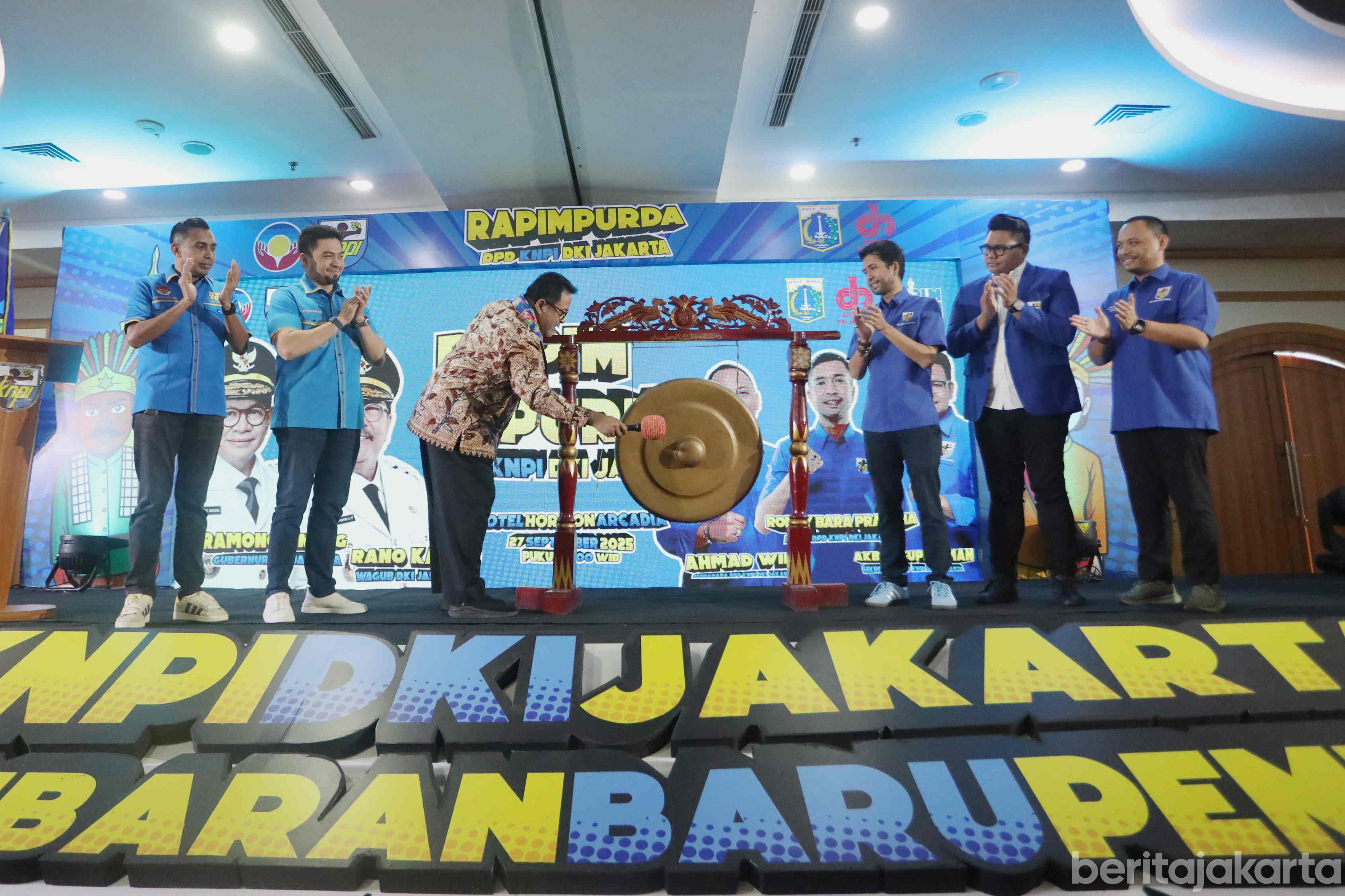 Rano Karno membuka kegiatan Rapat Pimpinan Rapimpurda DPD KNPI DKI