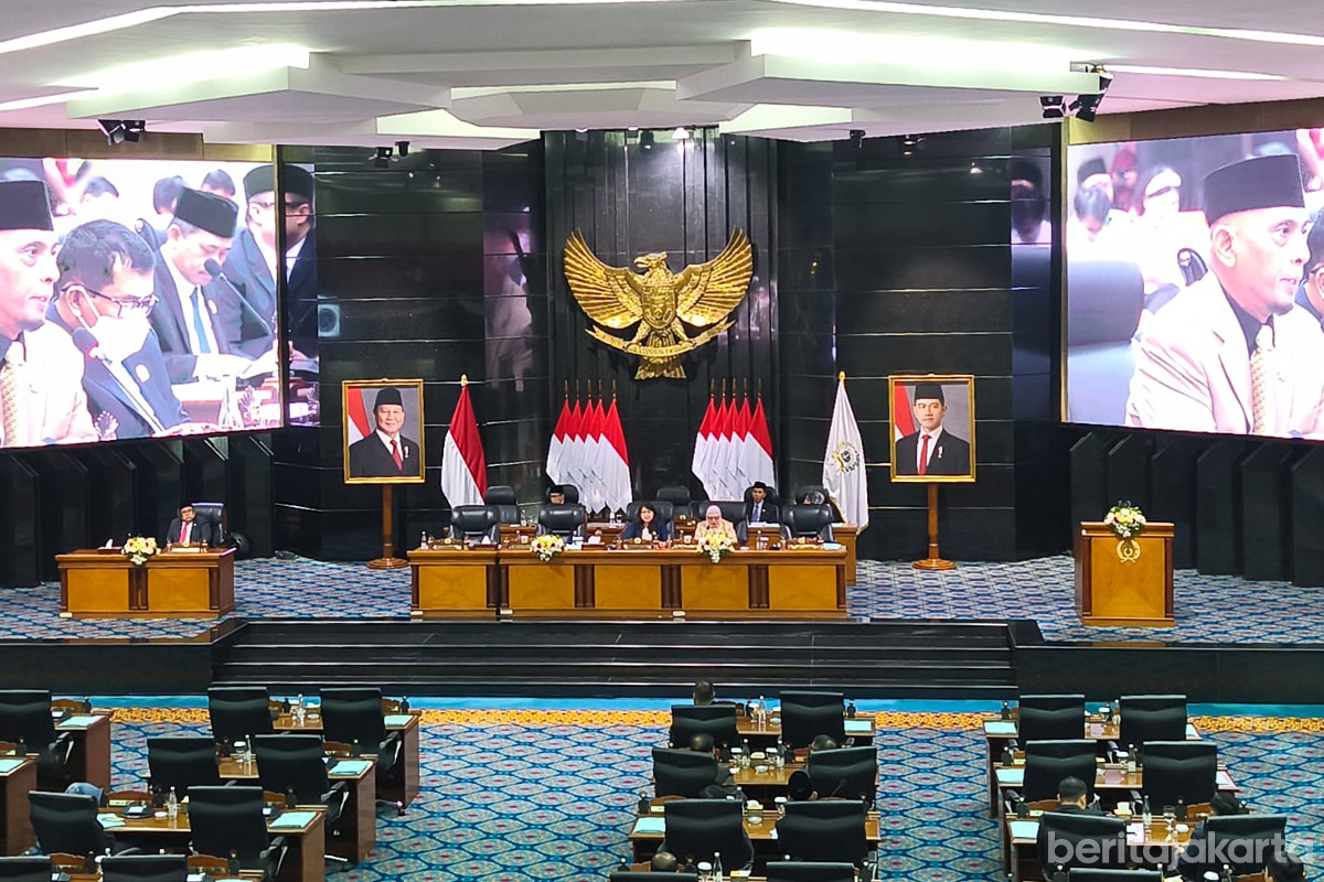 Rapat Paripurna Penyampaian Laporan Hasil Reses