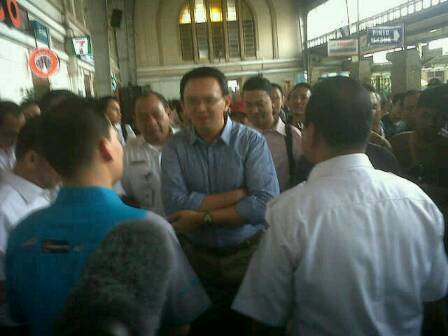 ahok blusukan jakbar