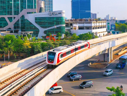 LRT Jakarta Tambah Jam Operasional Pada Malam Tahun Baru