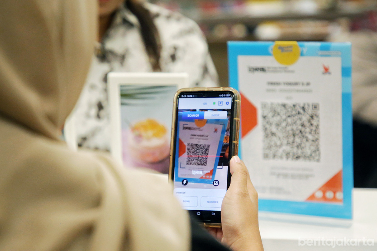 Aktivitas transaksi digital non-tunai melalui QRIS