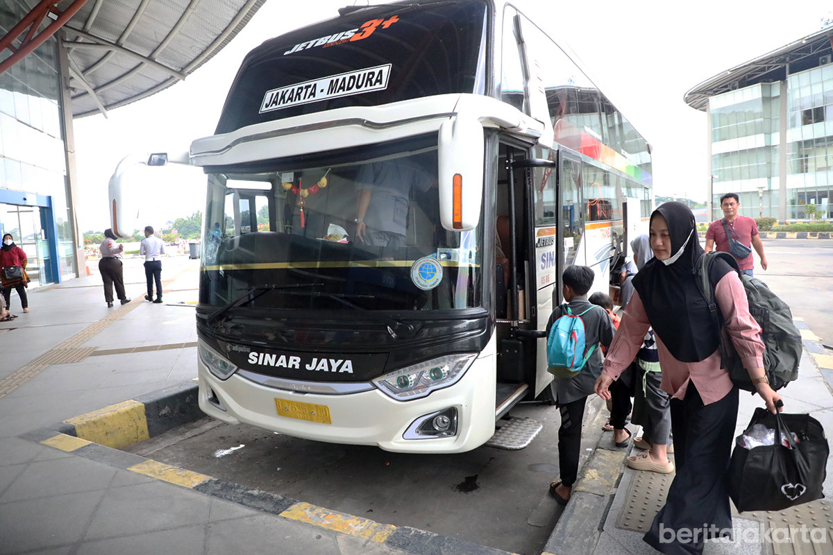 Terminal Terpadu Pulo Gebang masih ramai dibanjiri pemudik Nataru