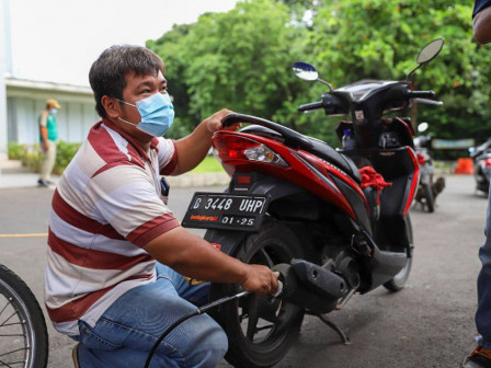  90 Kendaraan Ikuti Uji Emisi di Kelurahan Petojo Utara