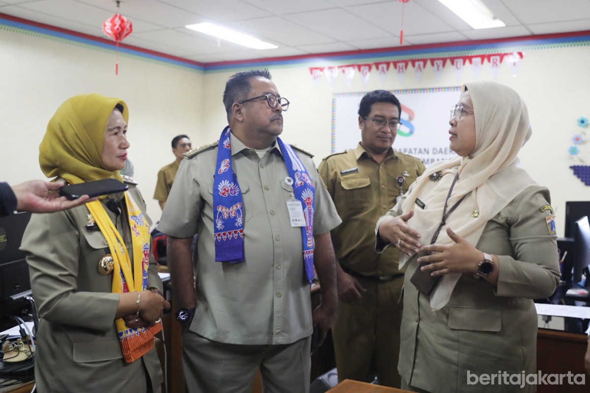 Kunjungi Pemkot Jakbar, Rano Tinjau Layanan Publik 