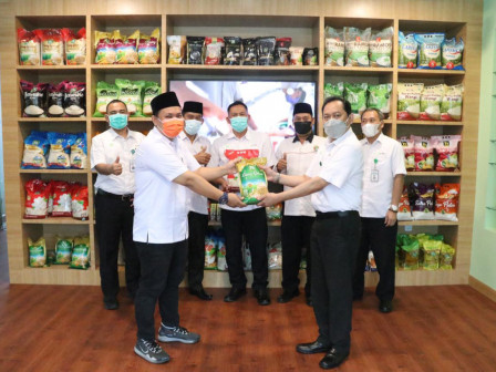 Food Station Terima Pesanan 1.300 Paket Sembako dari KPBM 