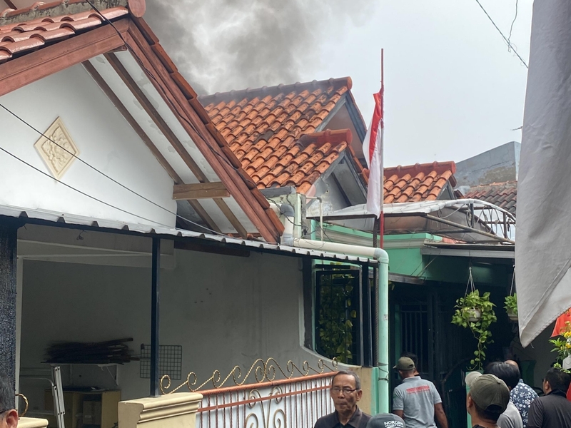 Kebakaran di Cibubur Berhasil Dipadamkan Petugas