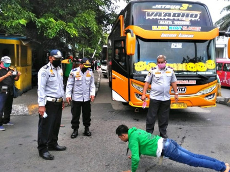 Pelanggar PSBB di Terminal Tanjung Priok Ditindak