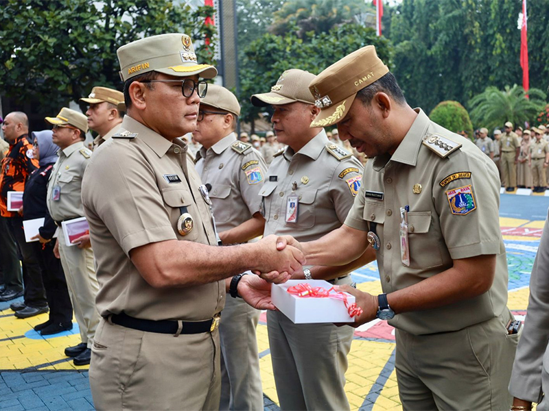  1400 Bendera Merah Putih Didistribusikan Bagi Warga Delapan Kecamatan se Jakpus