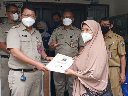 Disdukcapil DKI Jakarta Buka Posko Layanan Kependudukan di Lokasi Kebakaran 