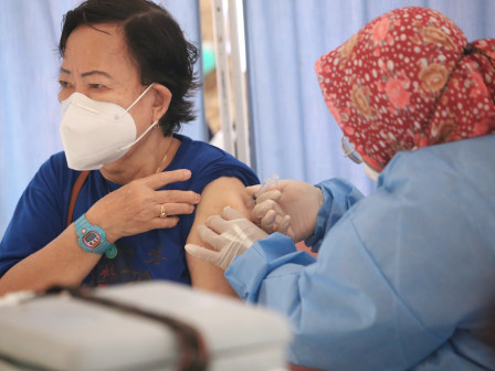 Dinkes DKI Jakarta Terapkan Penyesuaian Vaksinasi Booster Bagi Lansia