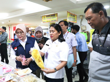 Dinas PPKUKM - BBPOM di Jakarta Lakukan Pengawasan Terpadu Makanan Minuman di Pusat Perbelanjaan