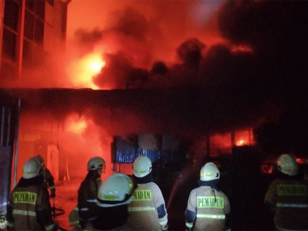  19 Unit Pemadam Atasi Kebakaran di Pondok Bambu