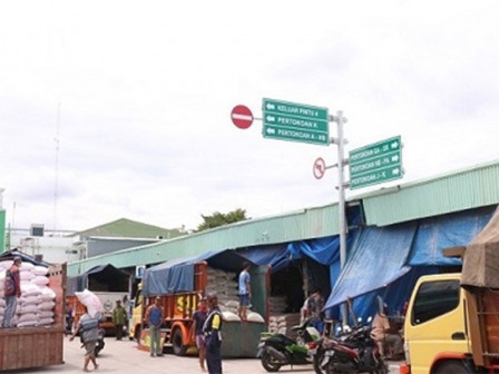  PIBC Pasang Rambu Lalu Lintas Atur Kendaraan 