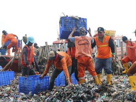 34 Ton Sampah Sudah Diangkut Dari Muara Angke