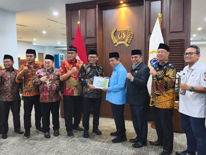 Khoir udin, Pertemuan, Kaukus Muda Betawi, Revisi, Perda
