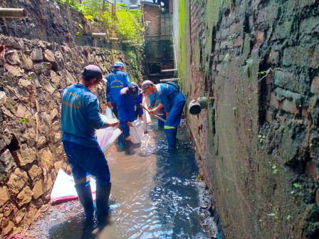 Saluran Phb di Jl Pinang Kali Jati Dikuras