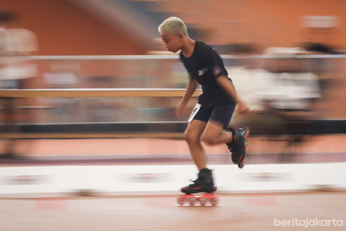 Atlet sepatu roda sedang beraksi di JIRTA