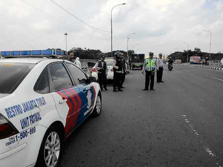 30 Petugas Gabungan Razia Angkutan Umum dan Angkutan Barang