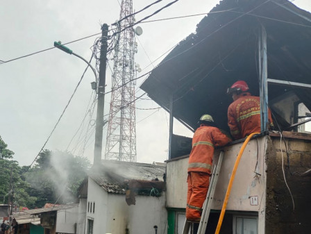 Sudin Gulkarmat Jaksel Berhasil Padamkan Kebakaran di Bintaro 