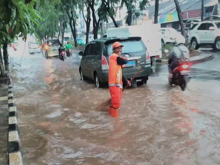 Sejumlah Ruas Jalan di Penjaringan Tergenang