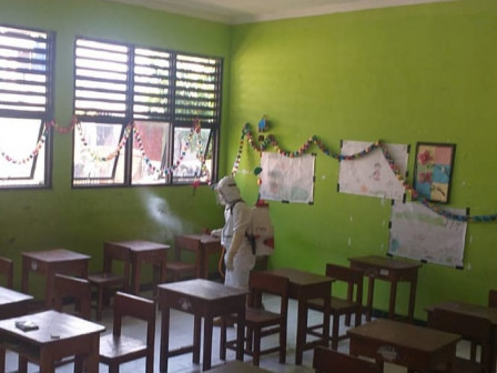 Tiga Sekolah di Kelurahan Pulau Tidung Didisinfeksi