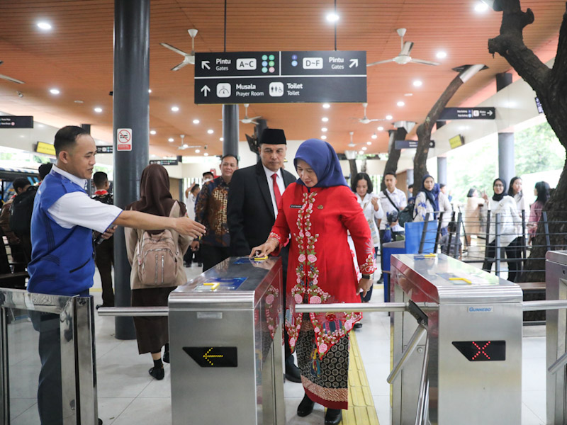 Pejabat DKI Gunakan Transportasi Umum Saat Pelantikan, Pramono: Ini Komitmen 