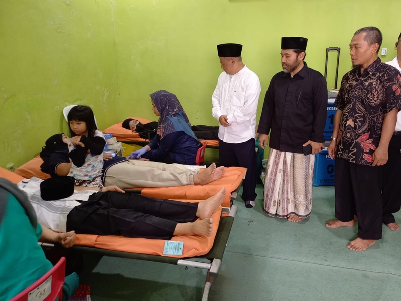 100 Peserta Ikuti Kegiatan Donor Darah di Ciracas