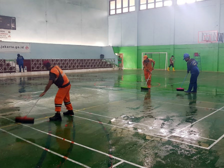  Disiapkan untuk Penanggulangan Covid 19, GOR Balekambang Disemprot Disinfektan