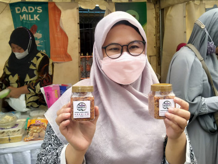 Trisya Sangat Senang Ikuti Bazaar UKM di GOR Matraman 