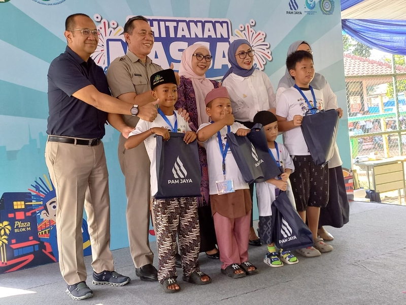297 Anak Ikuti Khitanan Massal di RPTRA Mustika Kramat Jati