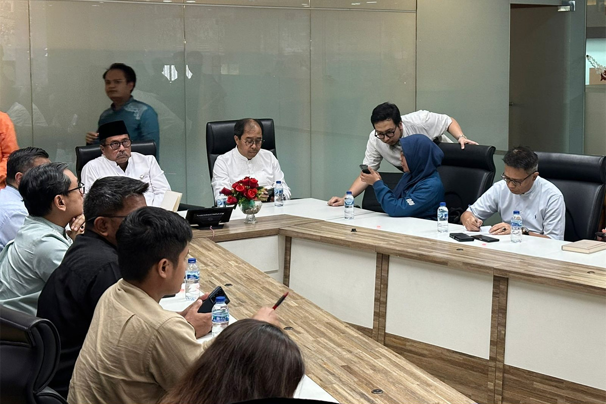 Pemerintah Provinsi (Pemprov) DKI Jakarta membentuk Posko Krisis Center Jaga Jakarta