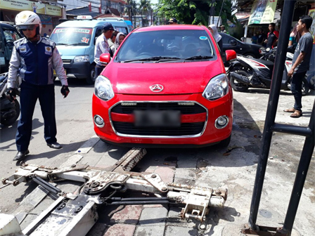 Tujuh Kendaraan Diderek Saat Parkir Liar di Duren Sawit