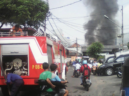        100 Rumah di Krukut Ludes Terbakar