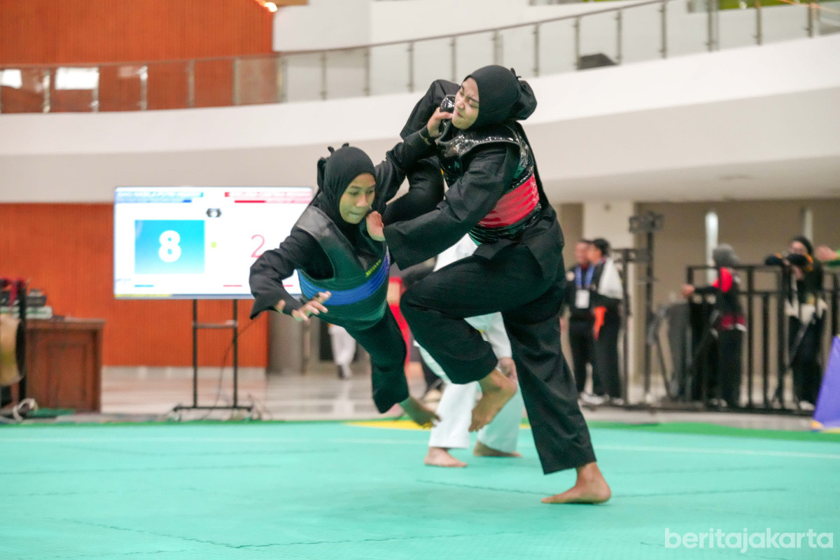Pencak Silat DKI saat tampil di POMNas XIX
