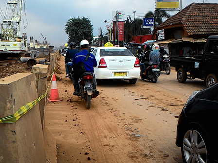 Kontraktor Tol Becakayu Diminta Perbaiki Jl Inspeksi Kalimalang