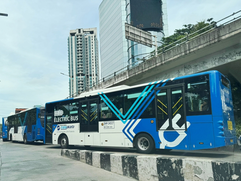 Bus Transjakarta yang Melewati Jalan TB Simatupang Ditambah