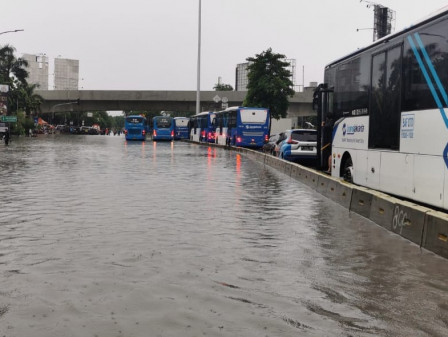 Akibat Banjir, Beberapa Koridor Transjakarta Stop Operasi